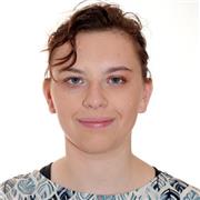 Diplomata in Grafica e Comunicazione pubblicitaria offre lezioni e ripetizioni teoriche-pratiche nel settore artistico digitale